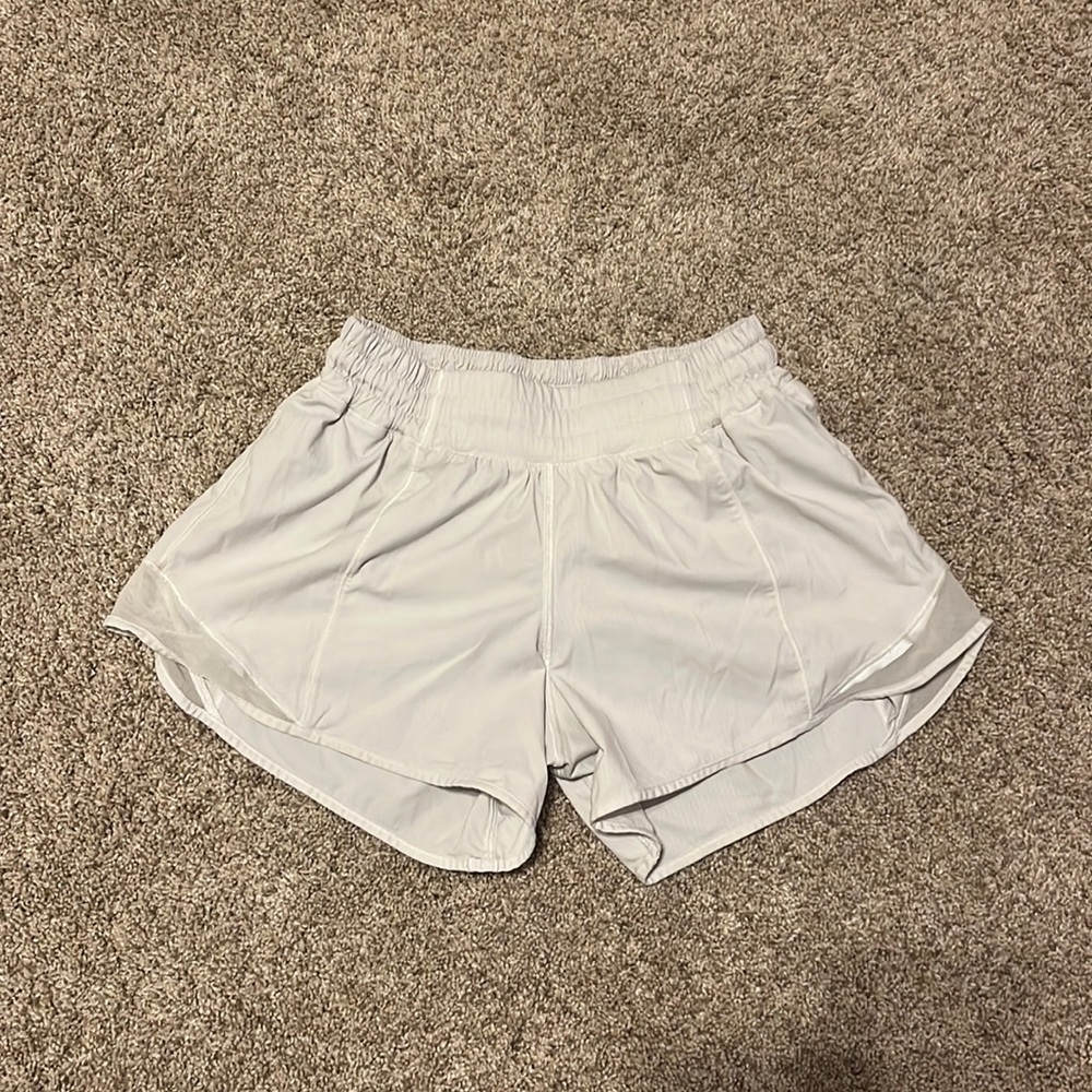 🤍WHITE LULU SHORTS”2🤍